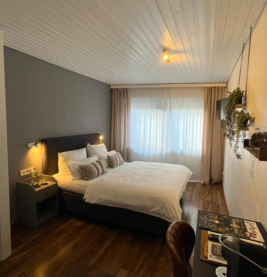 Kreuzblume Hotel & Weinstube Freiburg im Breisgau Eksteriør billede