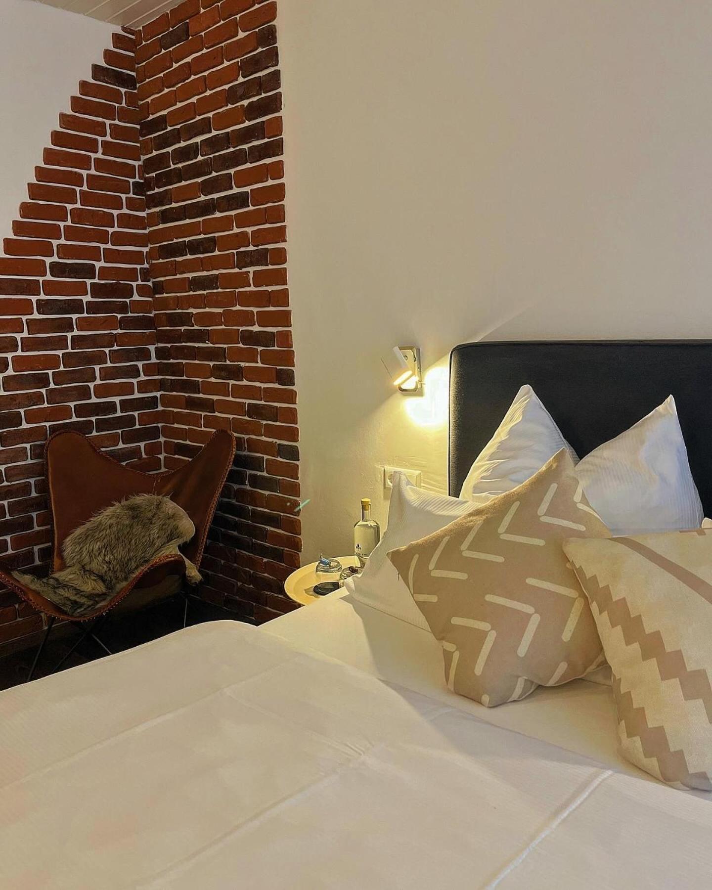 Kreuzblume Hotel & Weinstube Freiburg im Breisgau Eksteriør billede